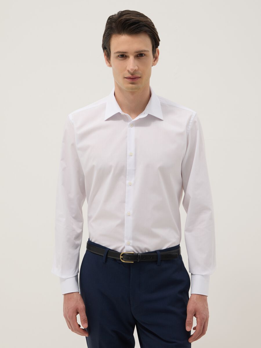 Camisa blanca de manga larga en mezcla de algod&oacute;n slim fit f&aacute;cil de planchar_0