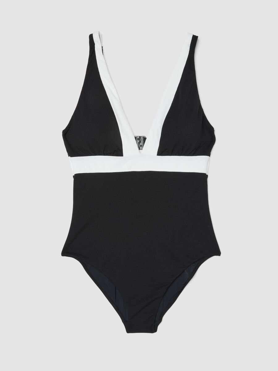 Schwarzer Badeanzug aus Stretchstoff mit V-Ausschnitt_4