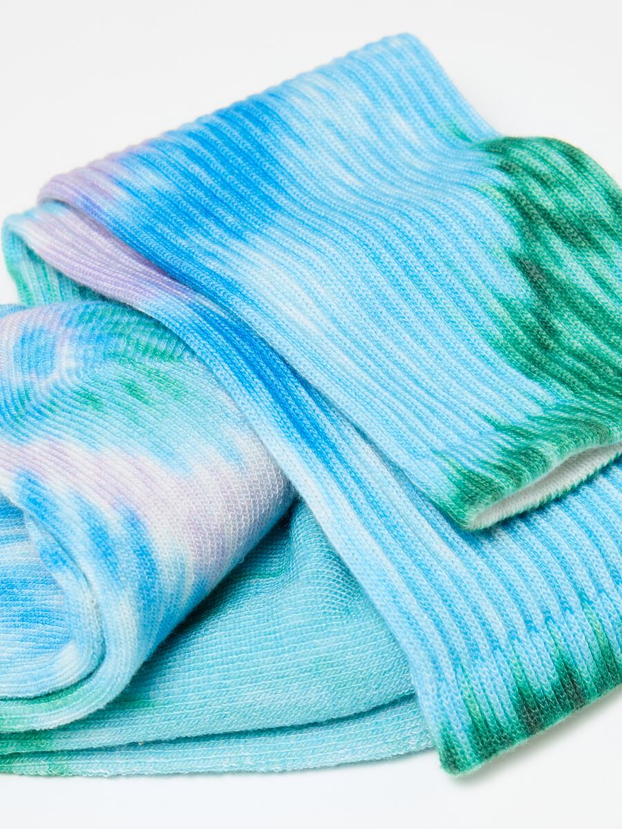 Long socks with tie dye pattern._2