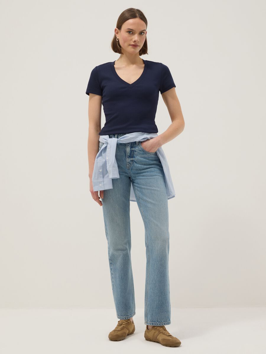 Blue stretch cotton T-shirt with deep V-neck regular fit_1