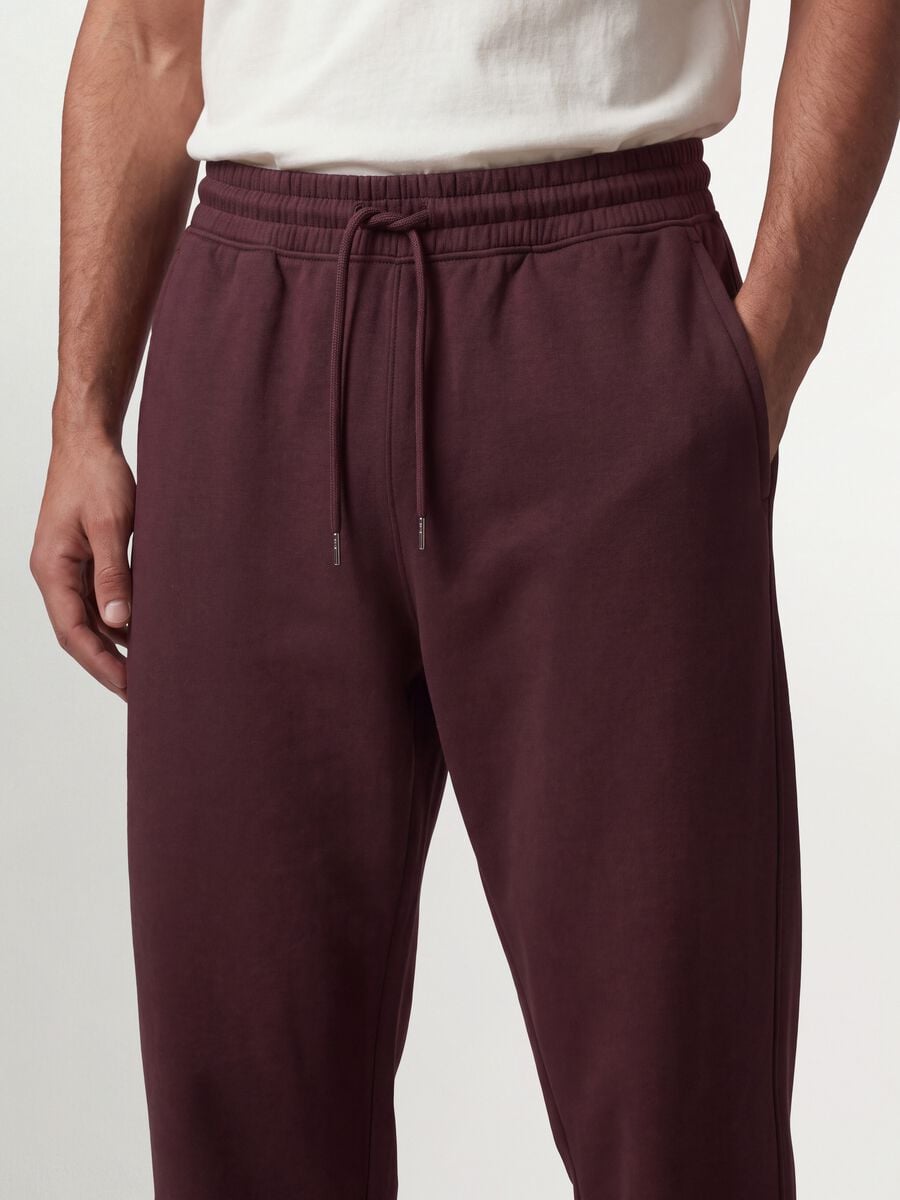 Braune Jogginghose aus Baumwollmix mit B&uuml;ndchenabschluss und Kordelzug_3