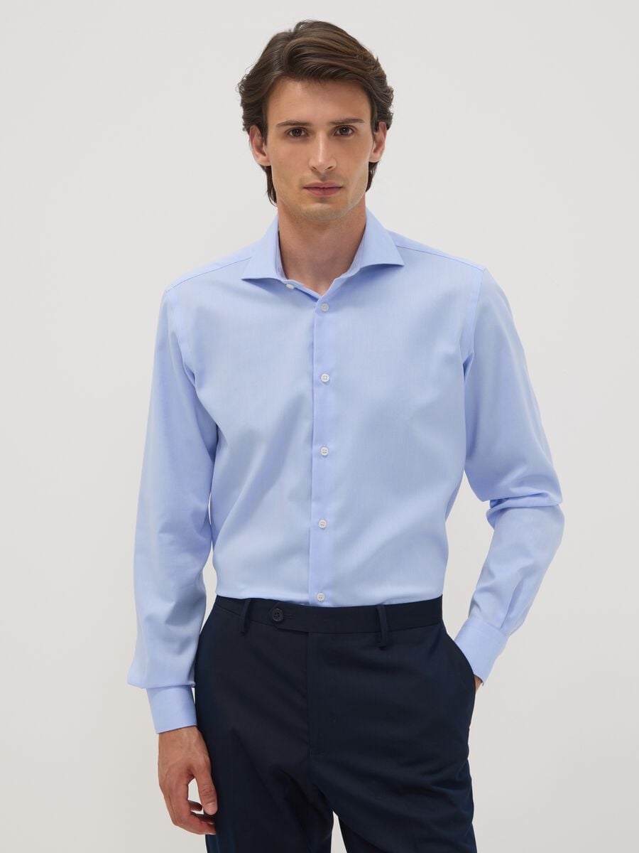 &Gamma;&alpha;&lambda;ά&zeta;&iota;&omicron; slim-fit &pi;&omicron;&upsilon;&kappa;ά&mu;&iota;&sigma;&omicron; &alpha;&pi;ό 100% &beta;&alpha;&mu;&beta;ά&kappa;&iota; &mu;&epsilon; &gamma;&alpha;&lambda;&lambda;&iota;&kappa;ό &gamma;&iota;&alpha;&kappa;ά, no-iron_0