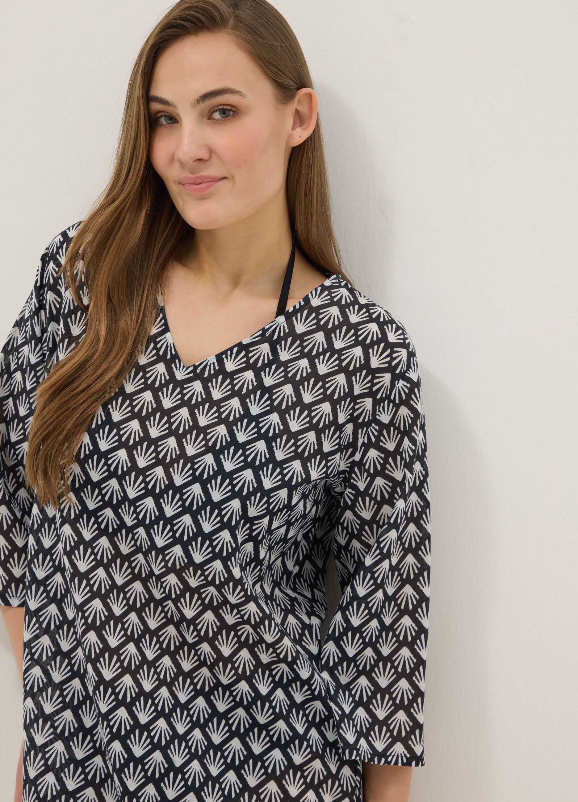 Multicolour Strandkleid aus reiner Baumwolle im Regular Fit mit V-Ausschnitt