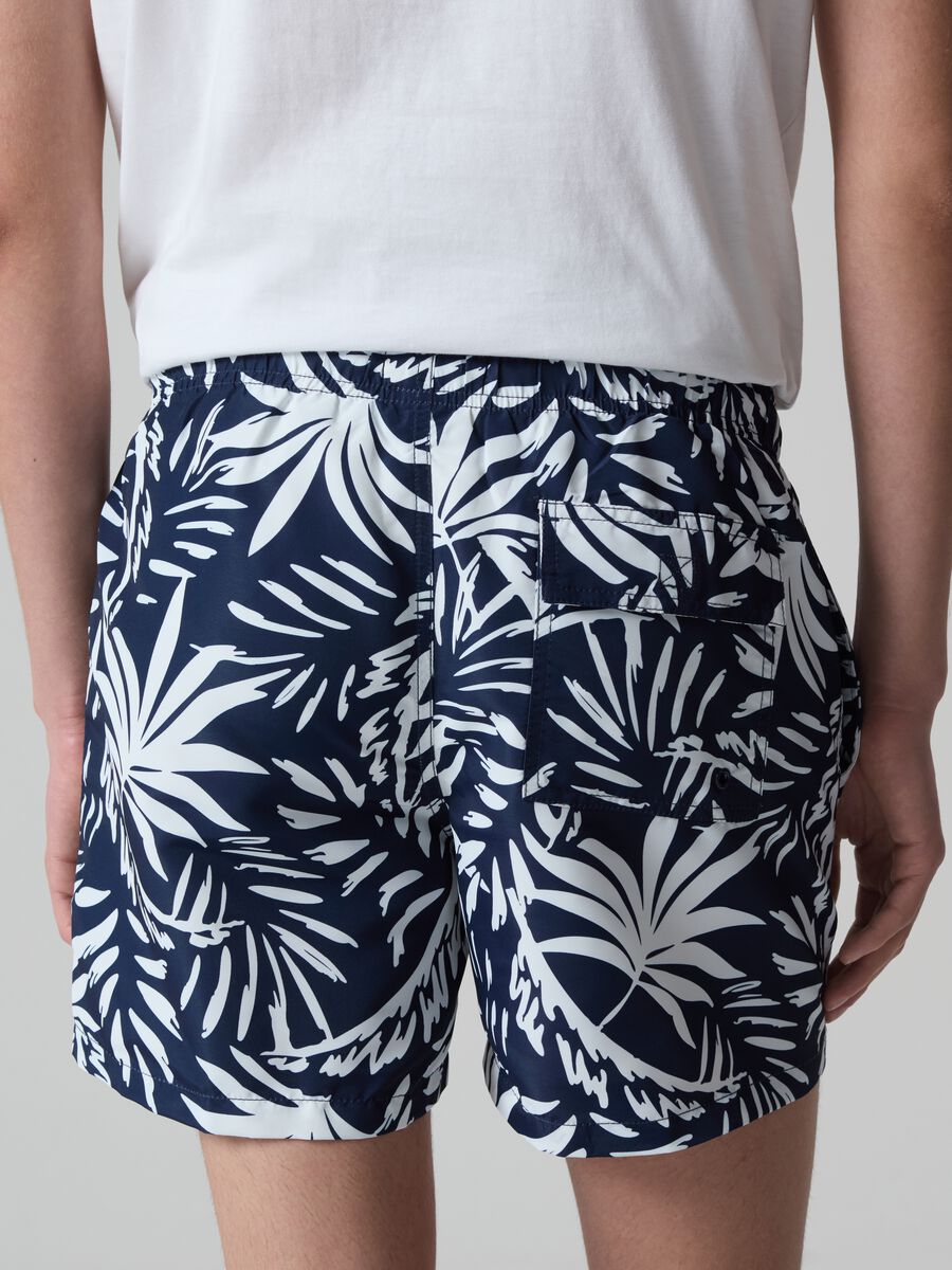 Bermuda swim shorts with foliage print_2