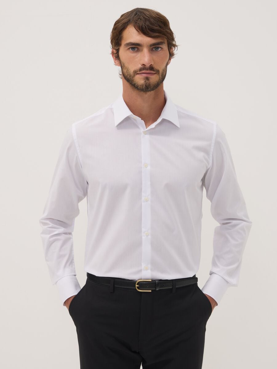 White slim-fit shirt with classic collar, easy iron_0