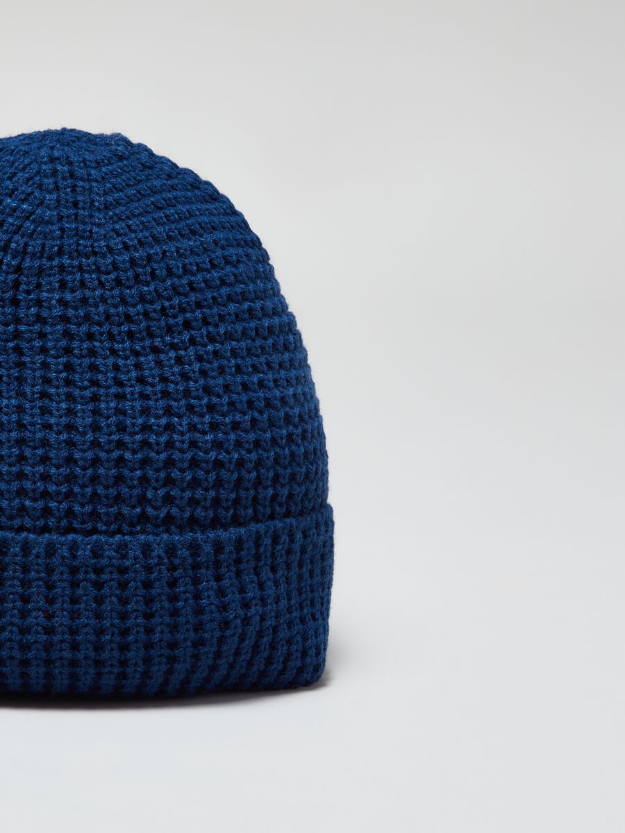 Waffle weave beanie with fold-up brim_2