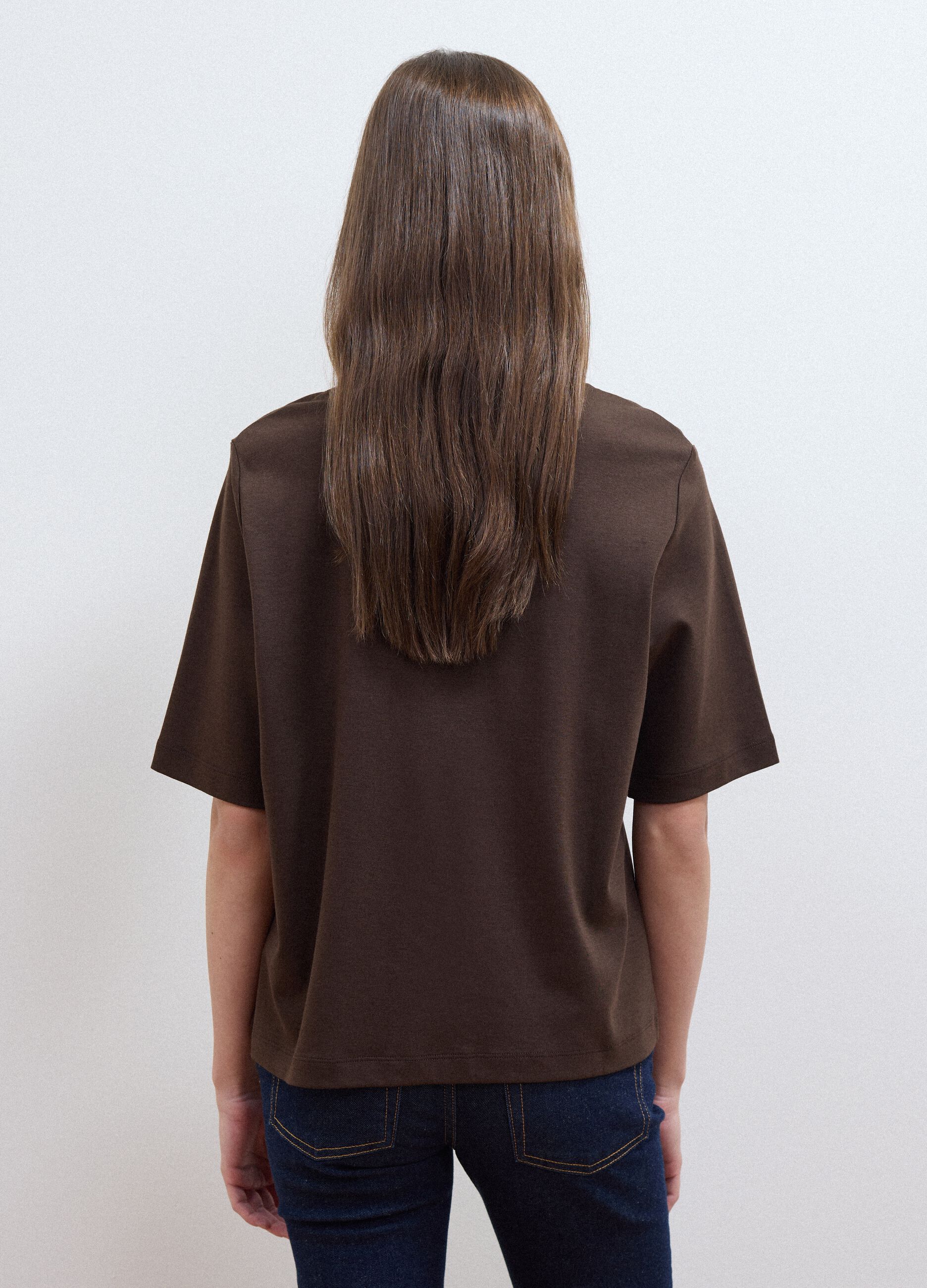 &Kappa;&alpha;&phi;έ T-shirt &sigma;&epsilon; boxy &gamma;&rho;&alpha;&mu;&mu;ή &alpha;&pi;ό &mu;ί&xi;&eta; &beta;&alpha;&mu;&beta;&alpha;&kappa;&iota;&omicron;ύ &kappa;&alpha;&iota; &beta;&iota;&sigma;&kappa;ό&zeta;&eta;&sigmaf;