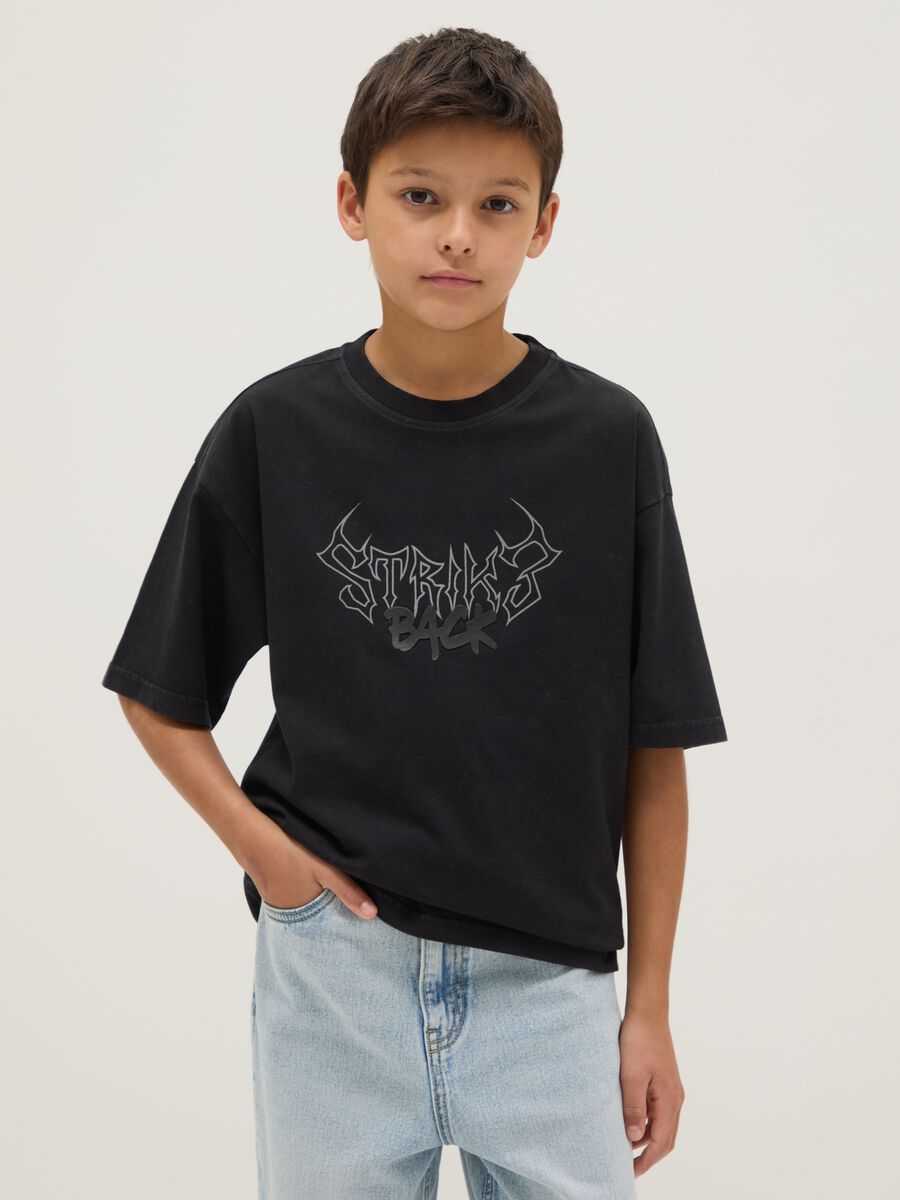 Black pure cotton over fit boy's t-shirt with print_0