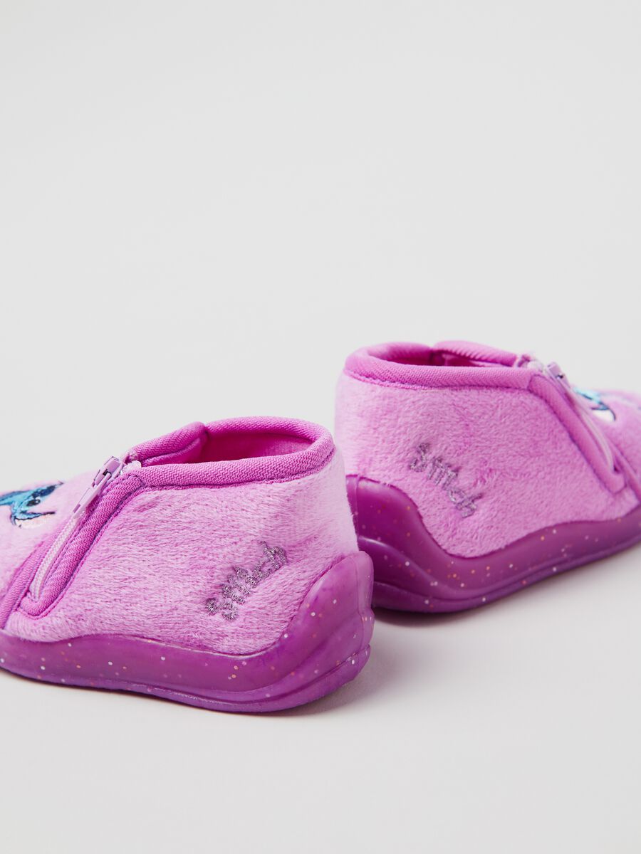 Velour slippers with embroidered Stitch_2