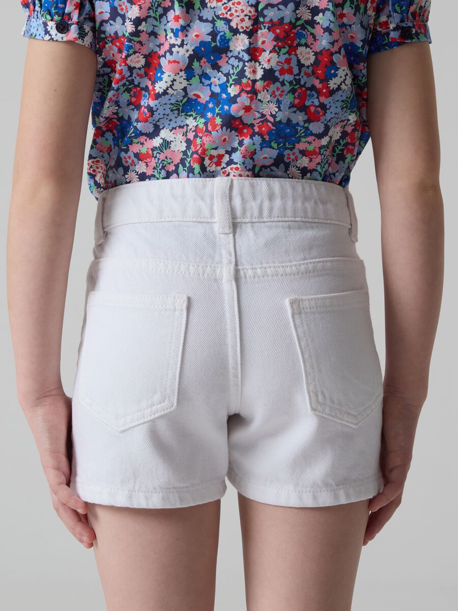 Cotton shorts with floral embroidery_3