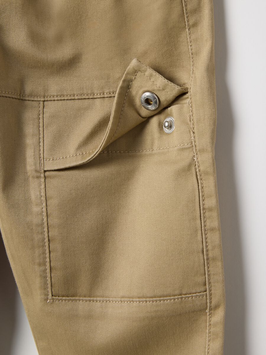 Beige stretch cotton cargo trousers for toddlers regular fit_3