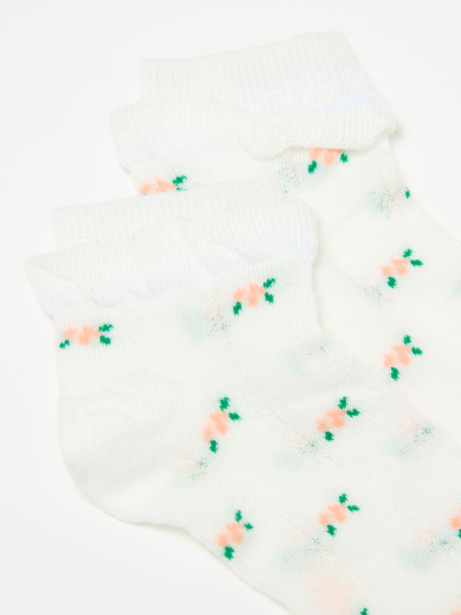 Three-pair pack short socks in organic cotton with lace_2