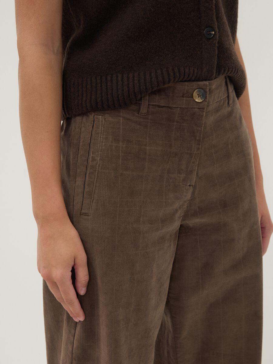 Pantaloni marroni wide leg in cotone elasticizzato_2