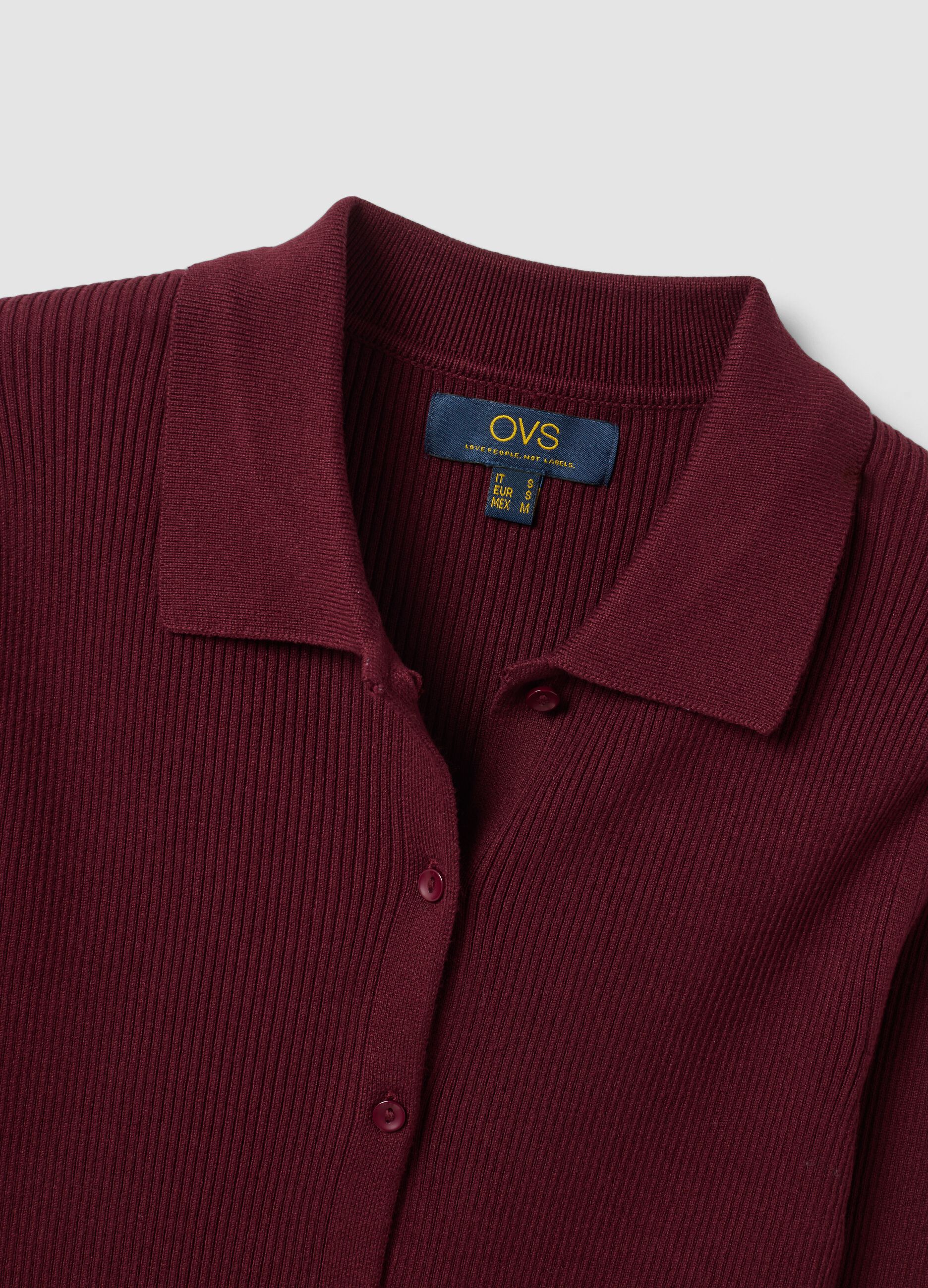 Cardigan fitted rosso a coste in misto viscosa con colletto polo