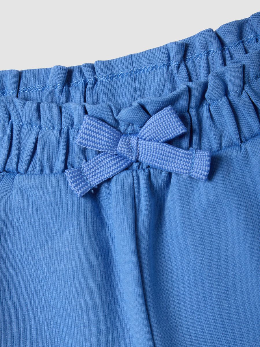 Blaue M&auml;dchen-Shorts aus elastischer Baumwolle mit Schleife_3