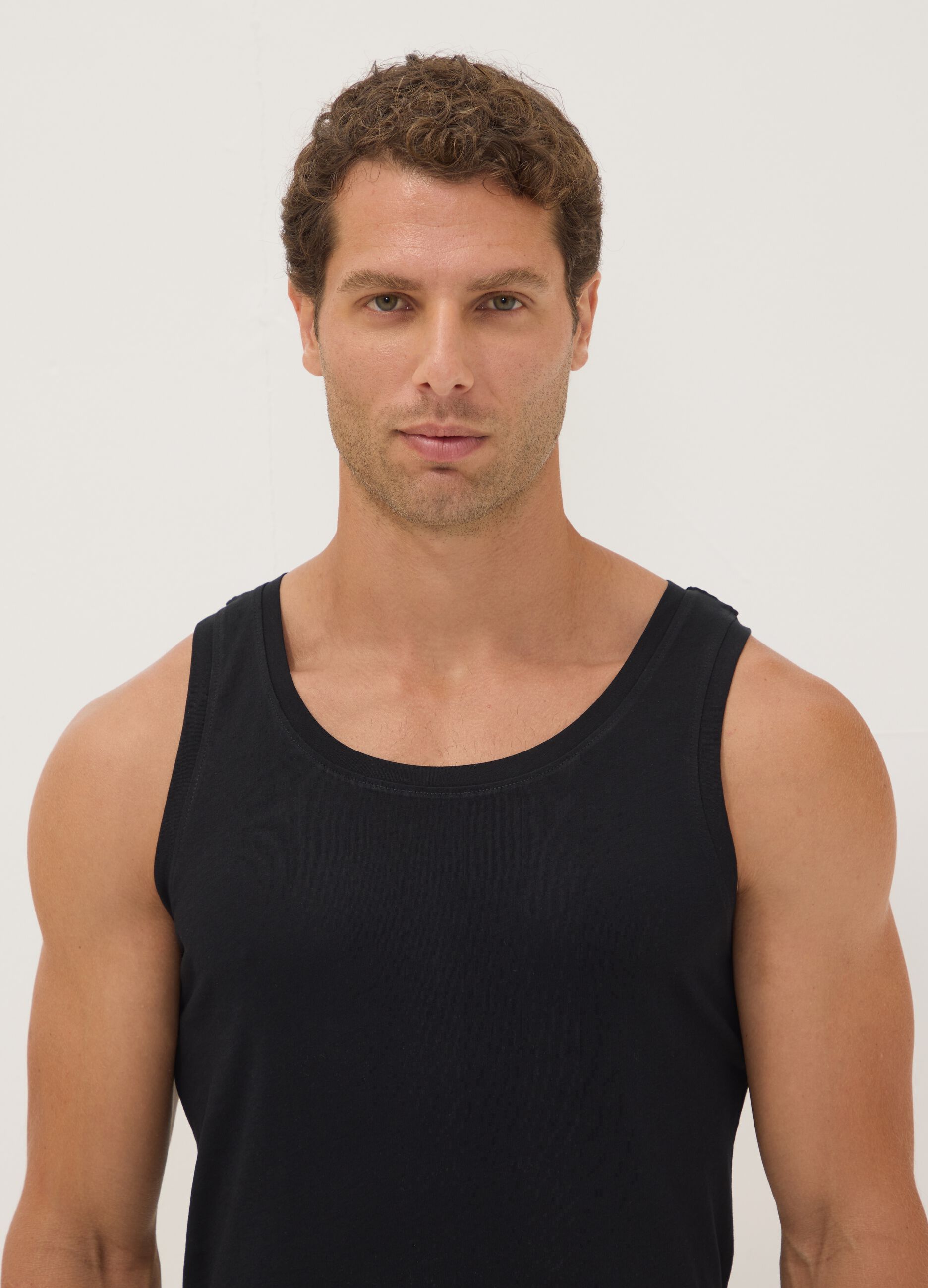2-pack of black vests in pure extra-fine cotton