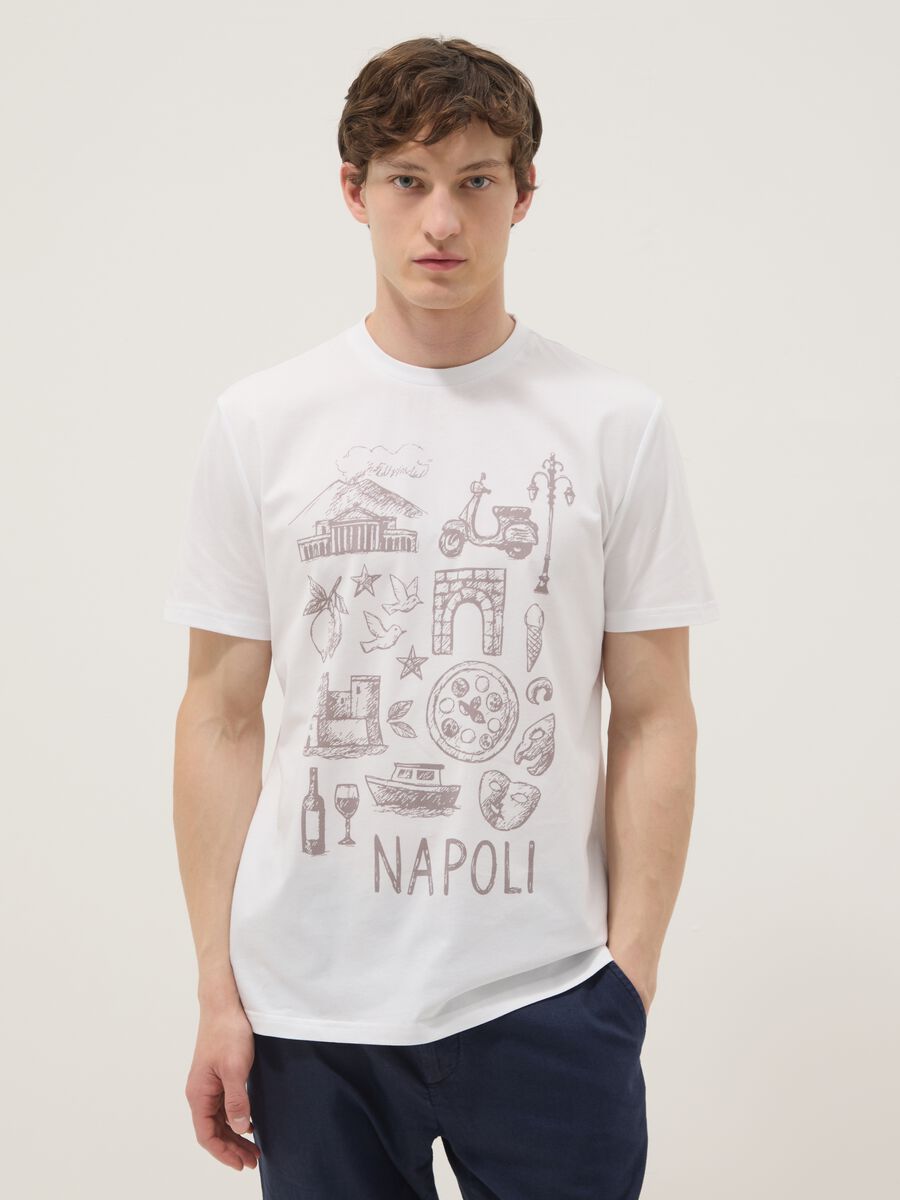 Wei&szlig;es T-Shirt aus reiner Baumwolle mit Frontprint, Regular Fit_0
