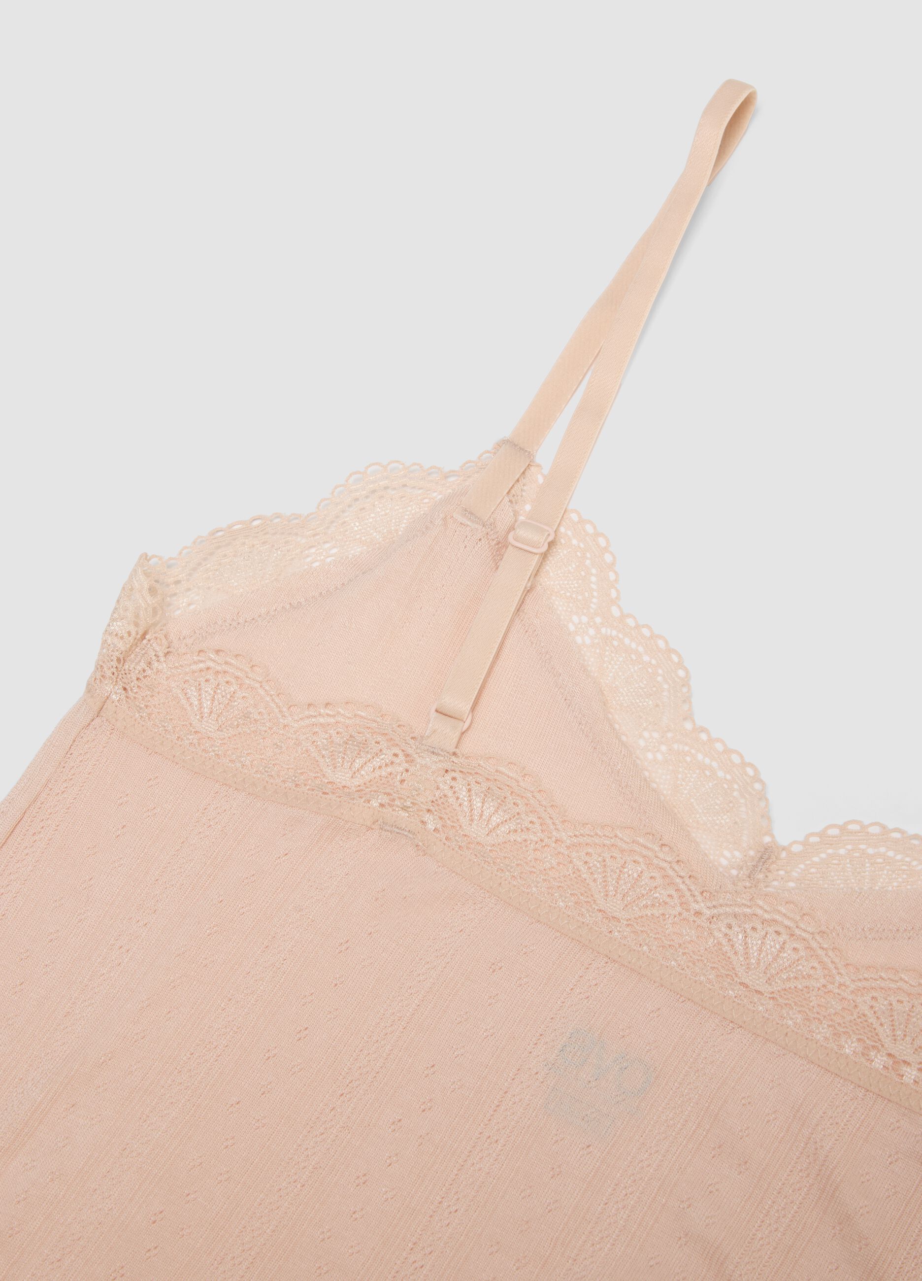 Camisola de modal el&aacute;stico rosa ajuste regular com renda