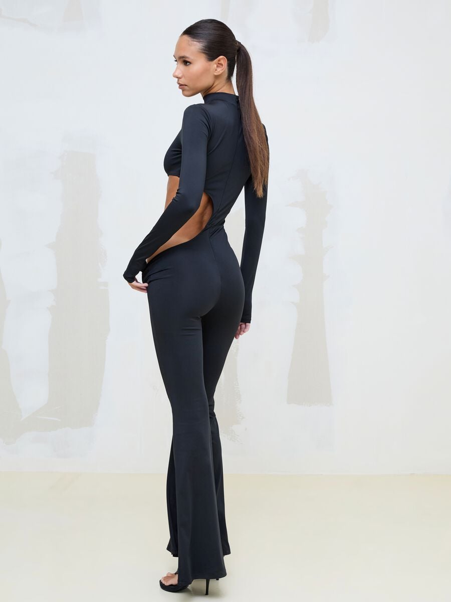 Schwarzer Cut-out-Body_5