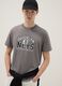 Camiseta gris de puro algod&oacute;n, ajuste regular con estampado de Brooklyn Nets_0