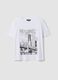 &Lambda;&epsilon;&upsilon;&kappa;ό T-shirt &alpha;&pi;ό 100% &beta;&alpha;&mu;&beta;ά&kappa;&iota; &mu;&epsilon; &gamma;&rho;&alpha;&phi;&iota;&kappa;ό &tau;ύ&pi;&omega;&mu;&alpha;, regular fit_4