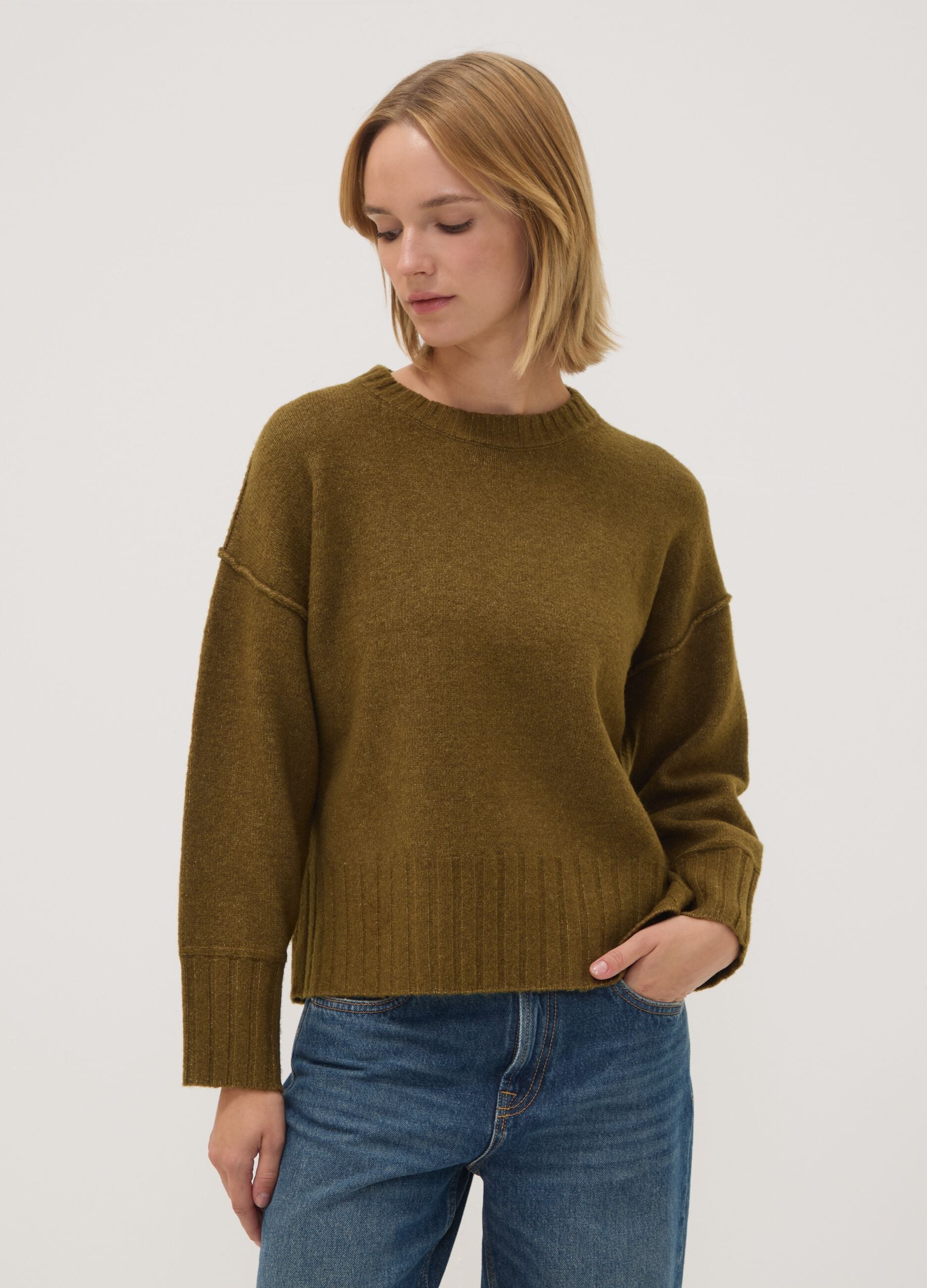 Camiseta verde oversize de tejido el&aacute;stico
