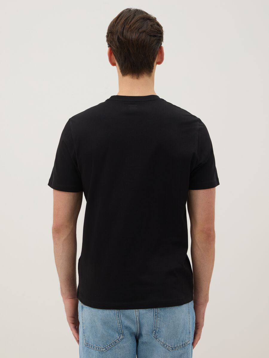 Black pure cotton regular fit V-neck T-shirt_2