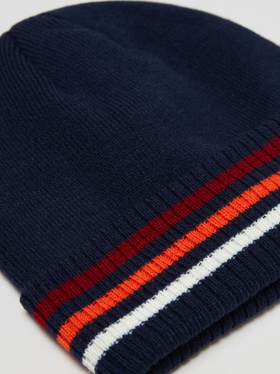 Hat with striped fold_1
