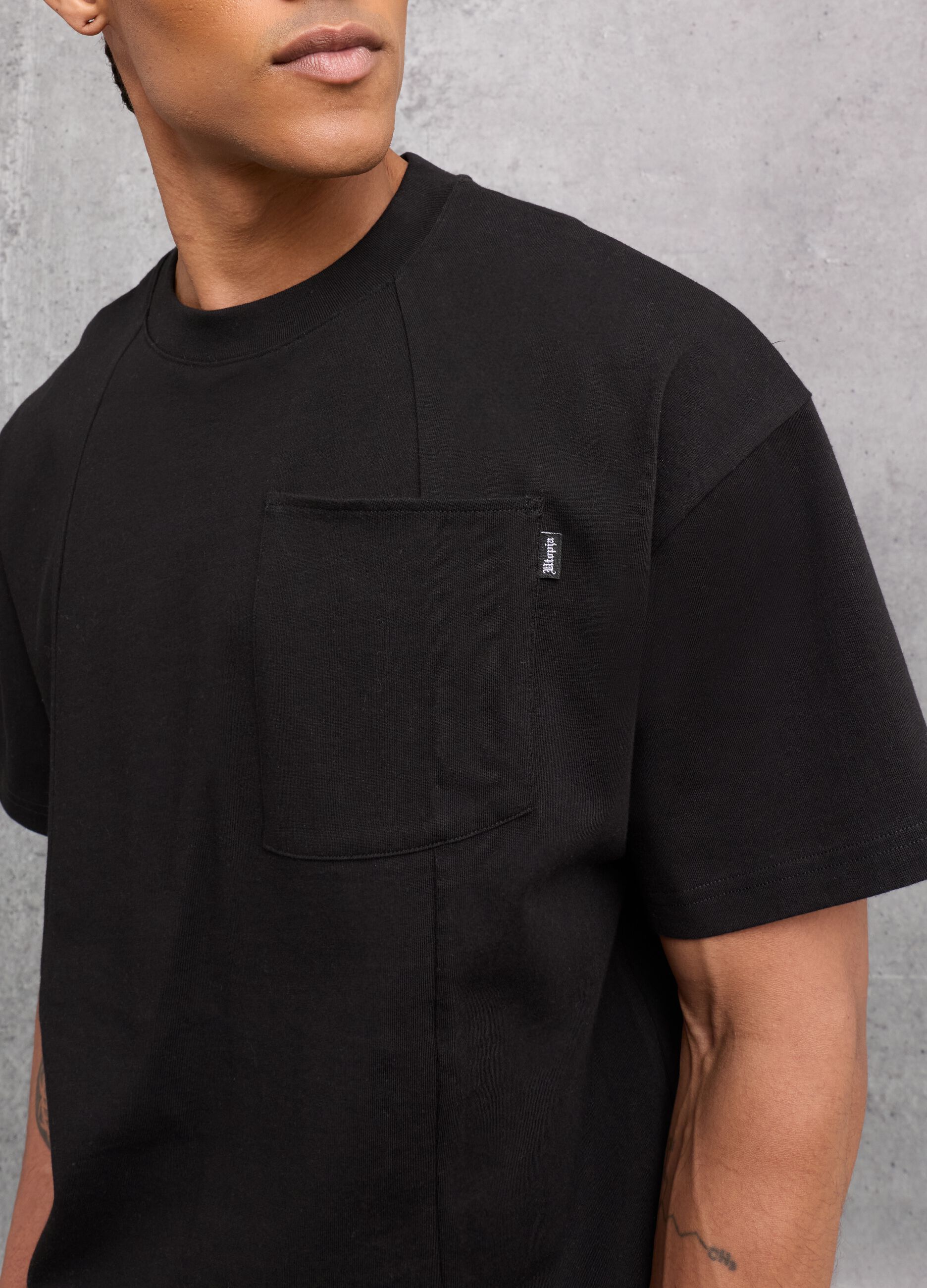 Graphic Pocket T-shirt Black