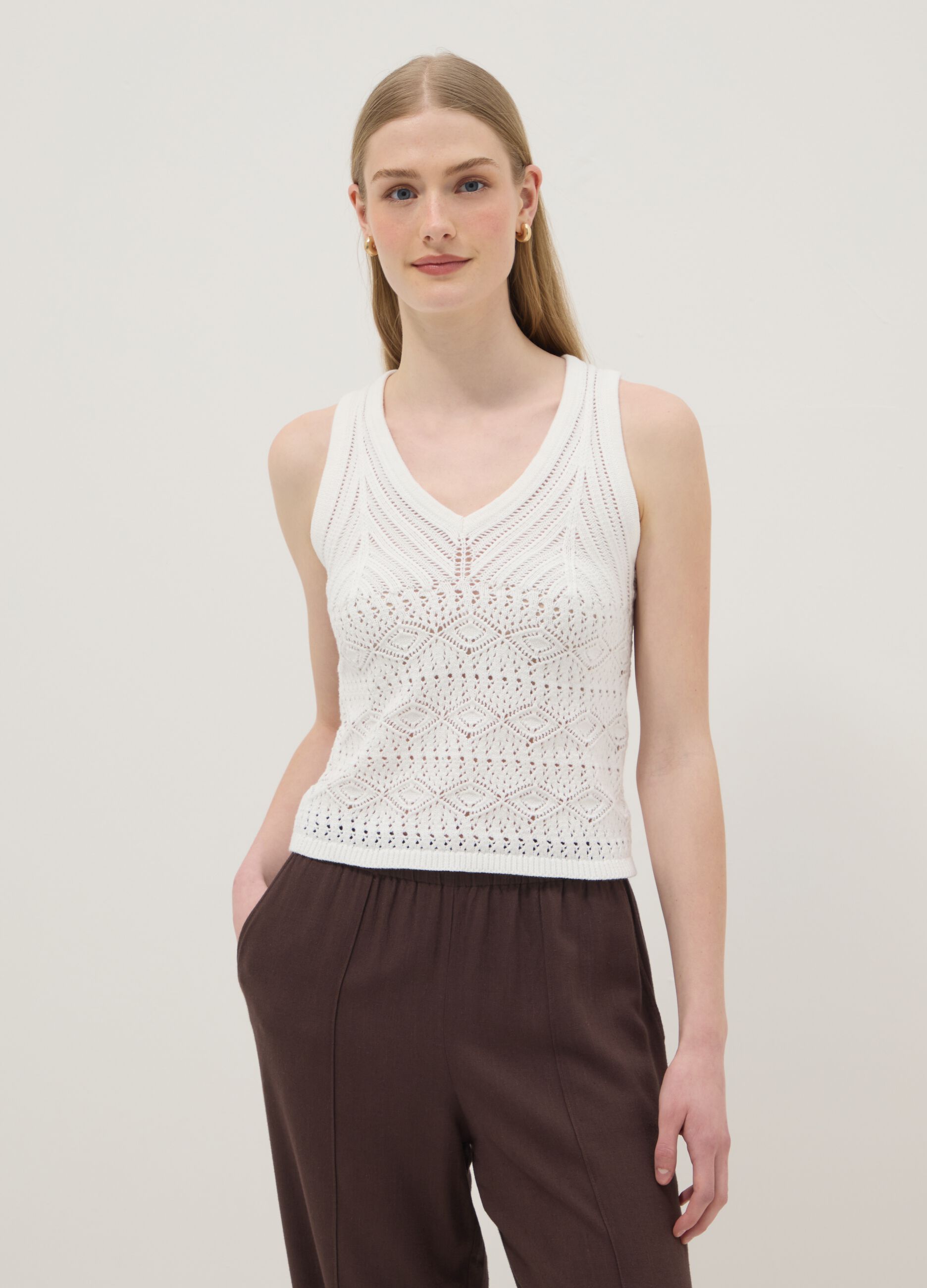 Wei&szlig;es Regular-Fit Tanktop aus reiner Baumwolle mit Lochstrickmuster