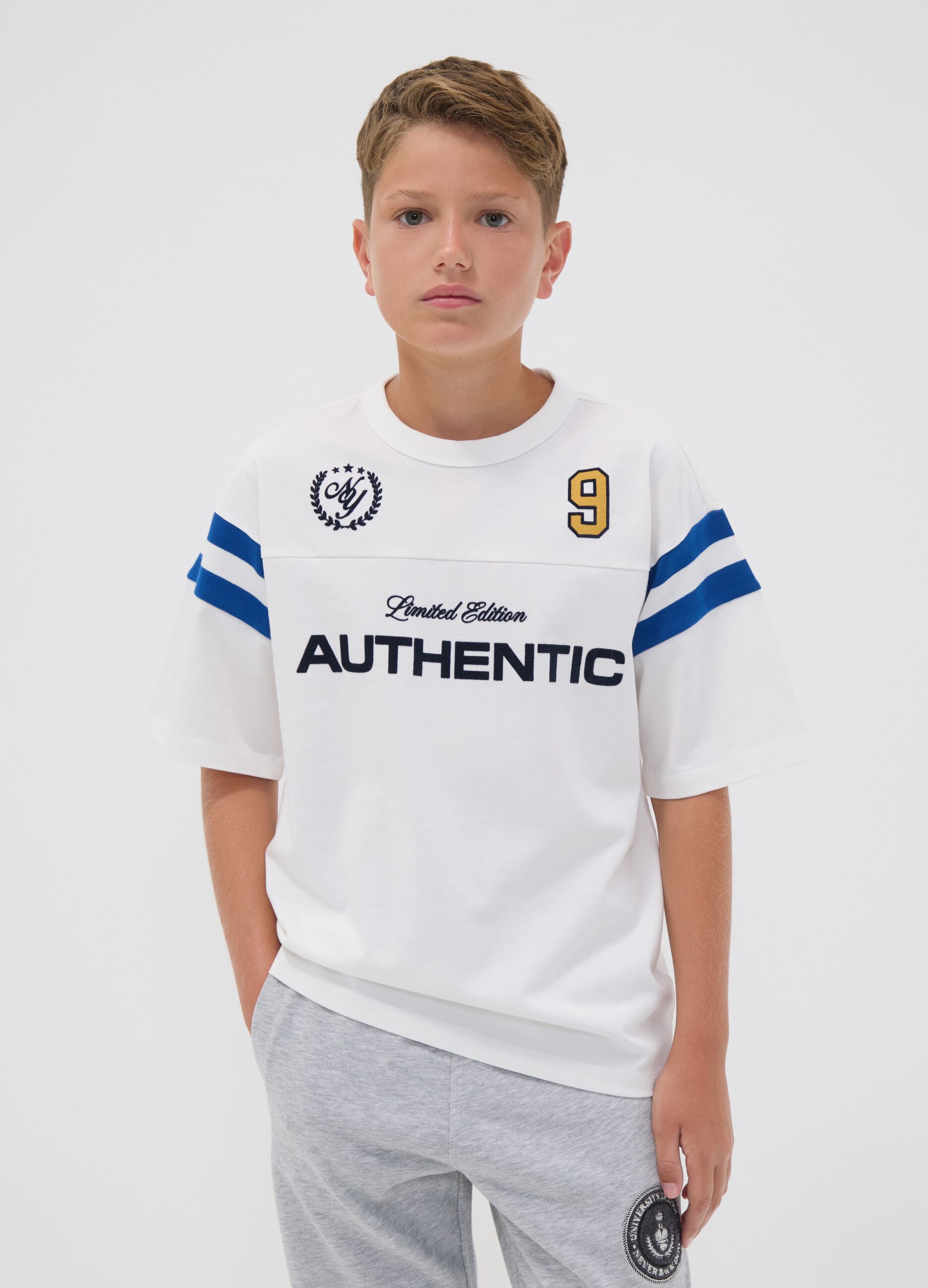 White relaxed-fit pure cotton crew-neck T-shirt with slogan for boys