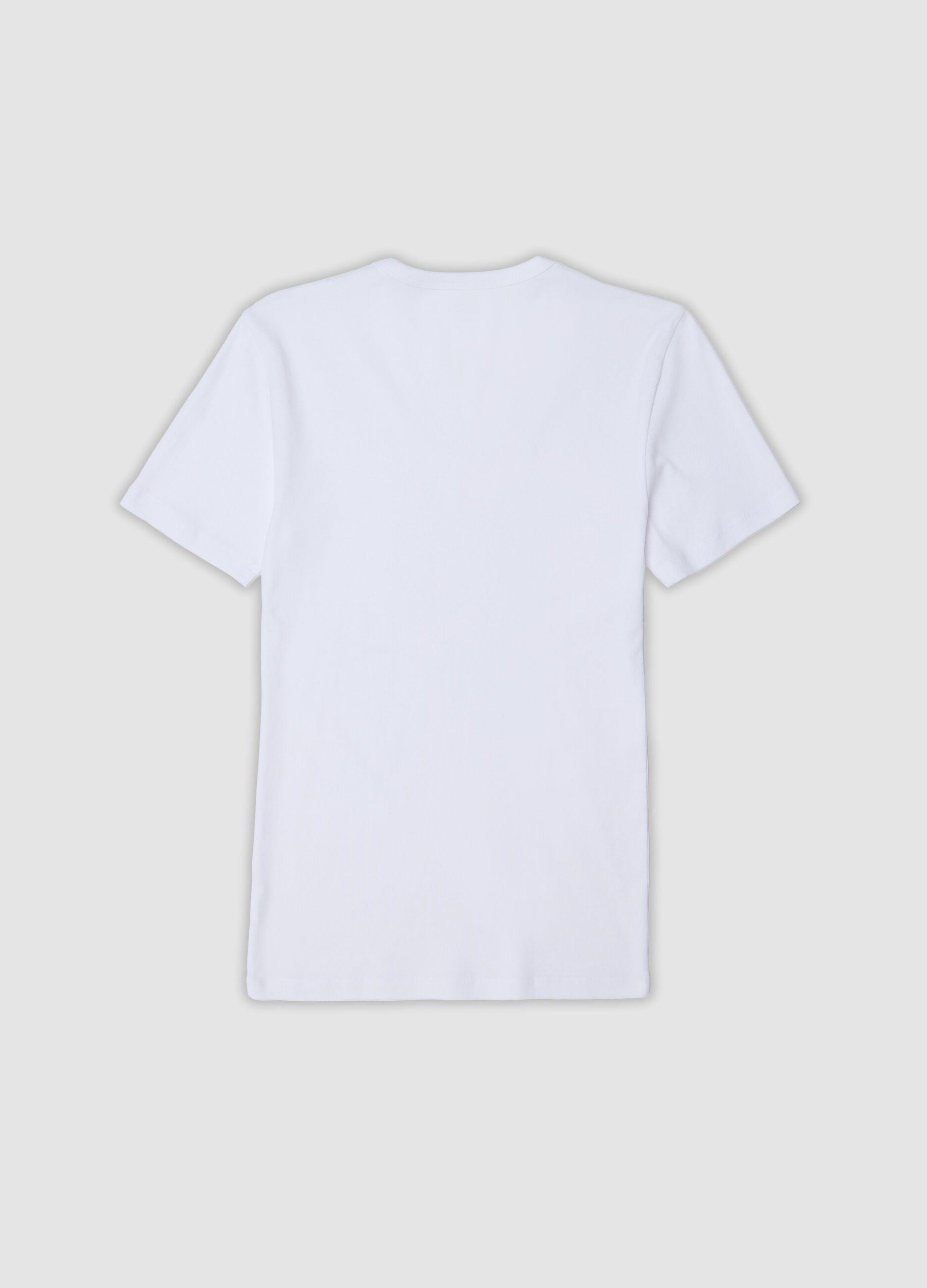 2-pack of white organic cotton T-shirts with deep V-neck
