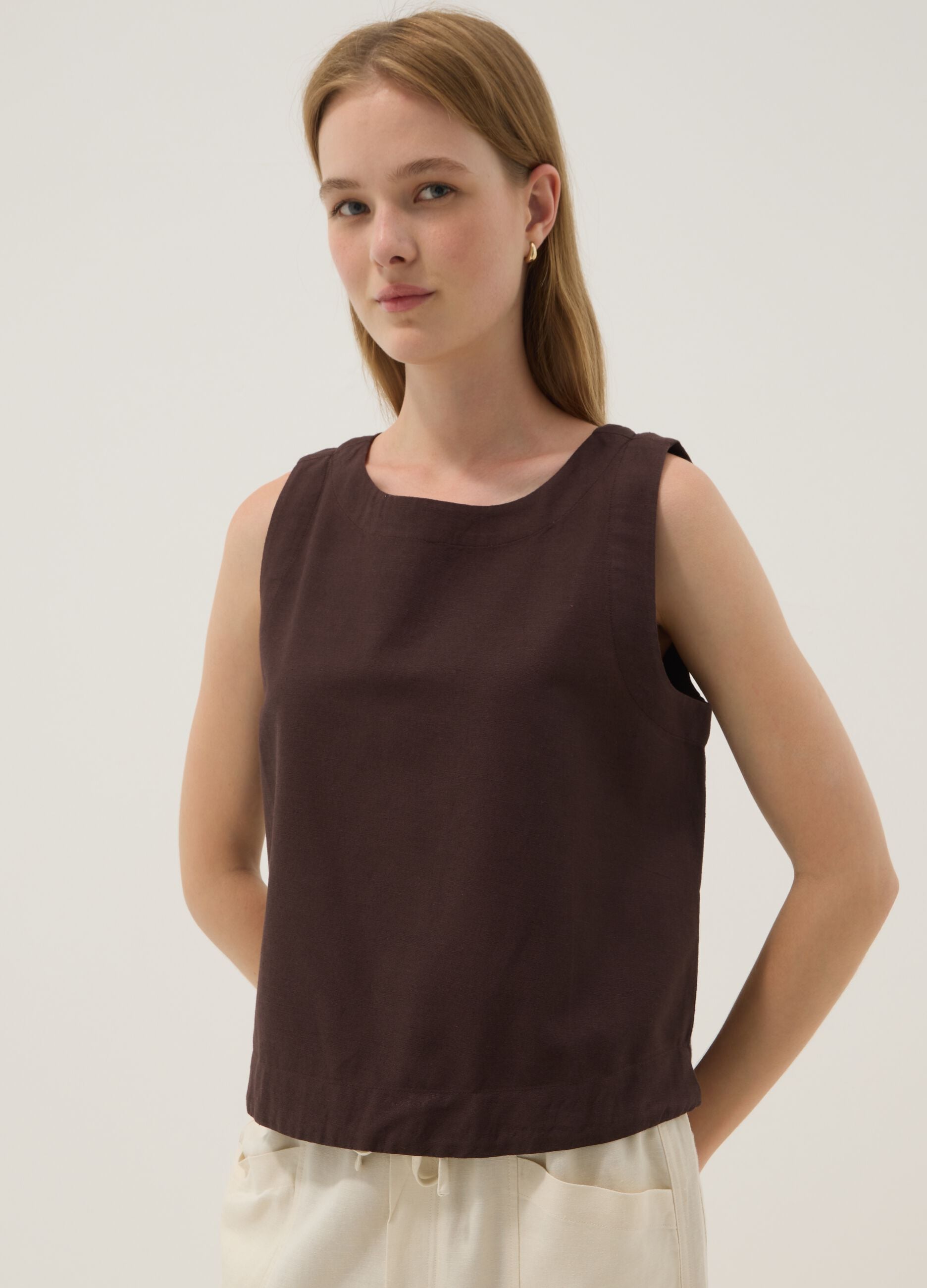 Top marron coupe regular en m&eacute;lange viscose, coton et lin