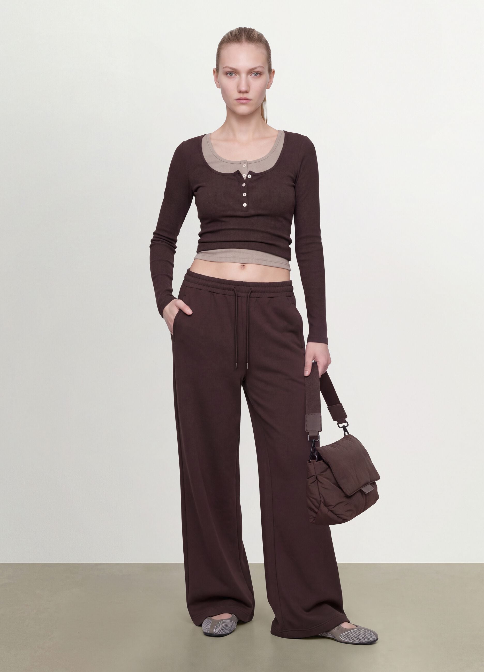 Braune Wide-Leg-Hose aus elastischem Modal mit Tunnelzug
