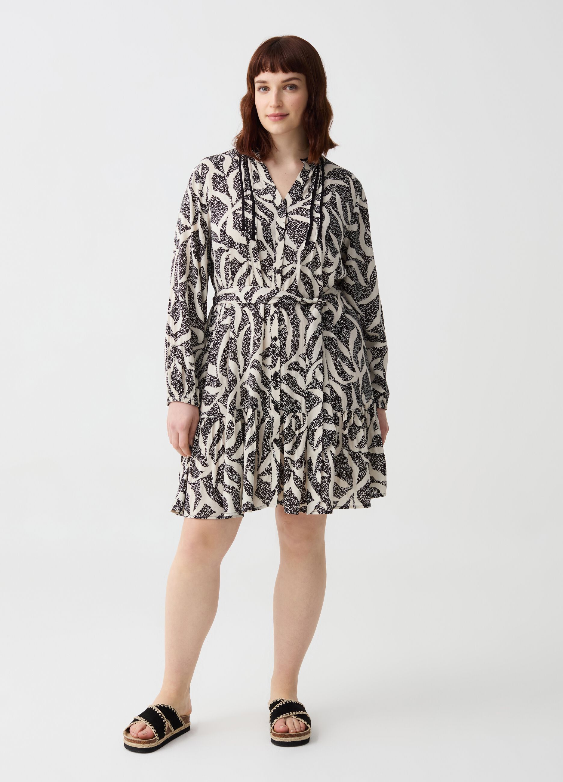 Curvy shirt dress with flounce and pattern