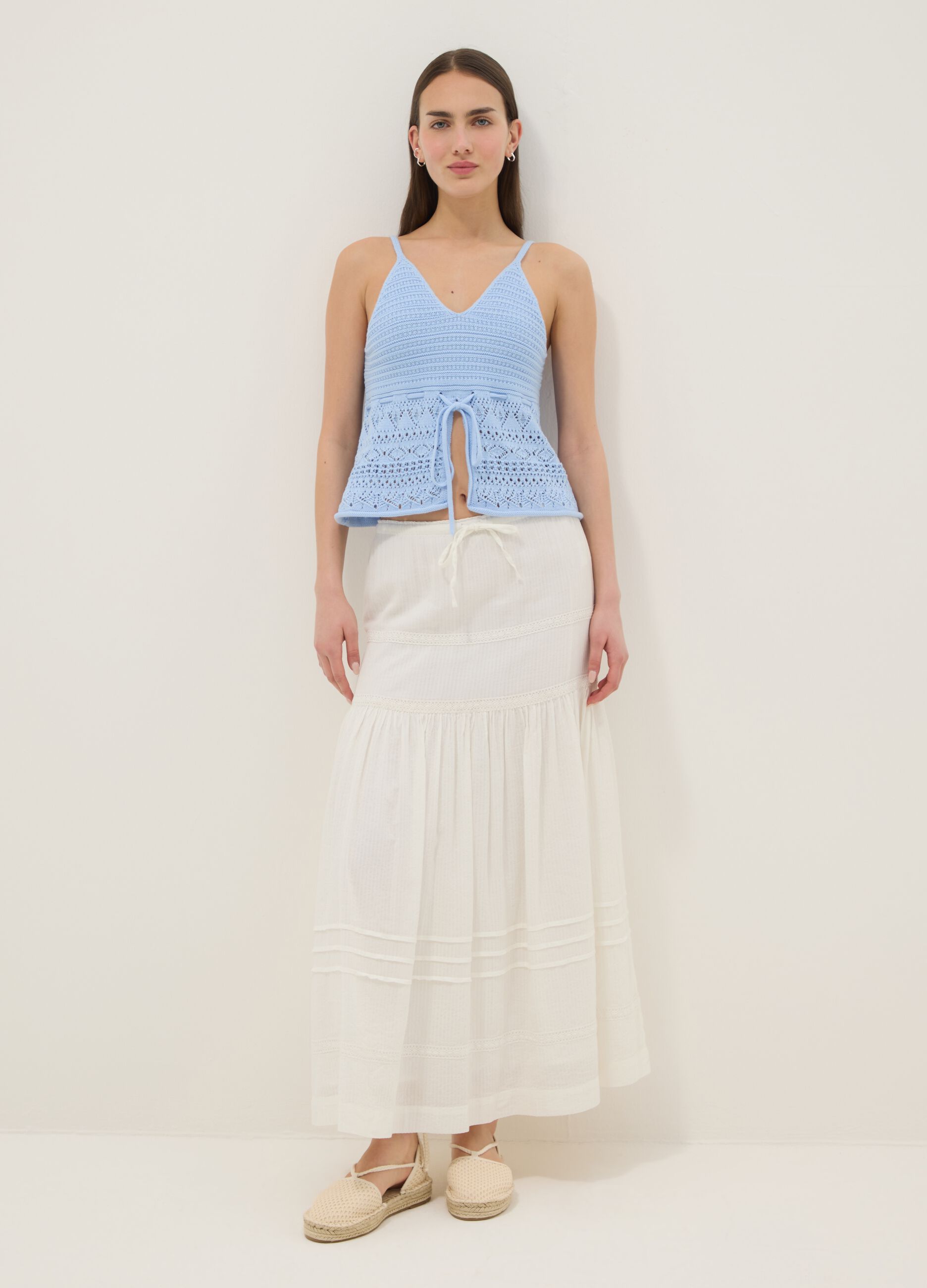 Hellblaues Regular-Fit-Top aus reiner Baumwolle mit Ajour-Struktur