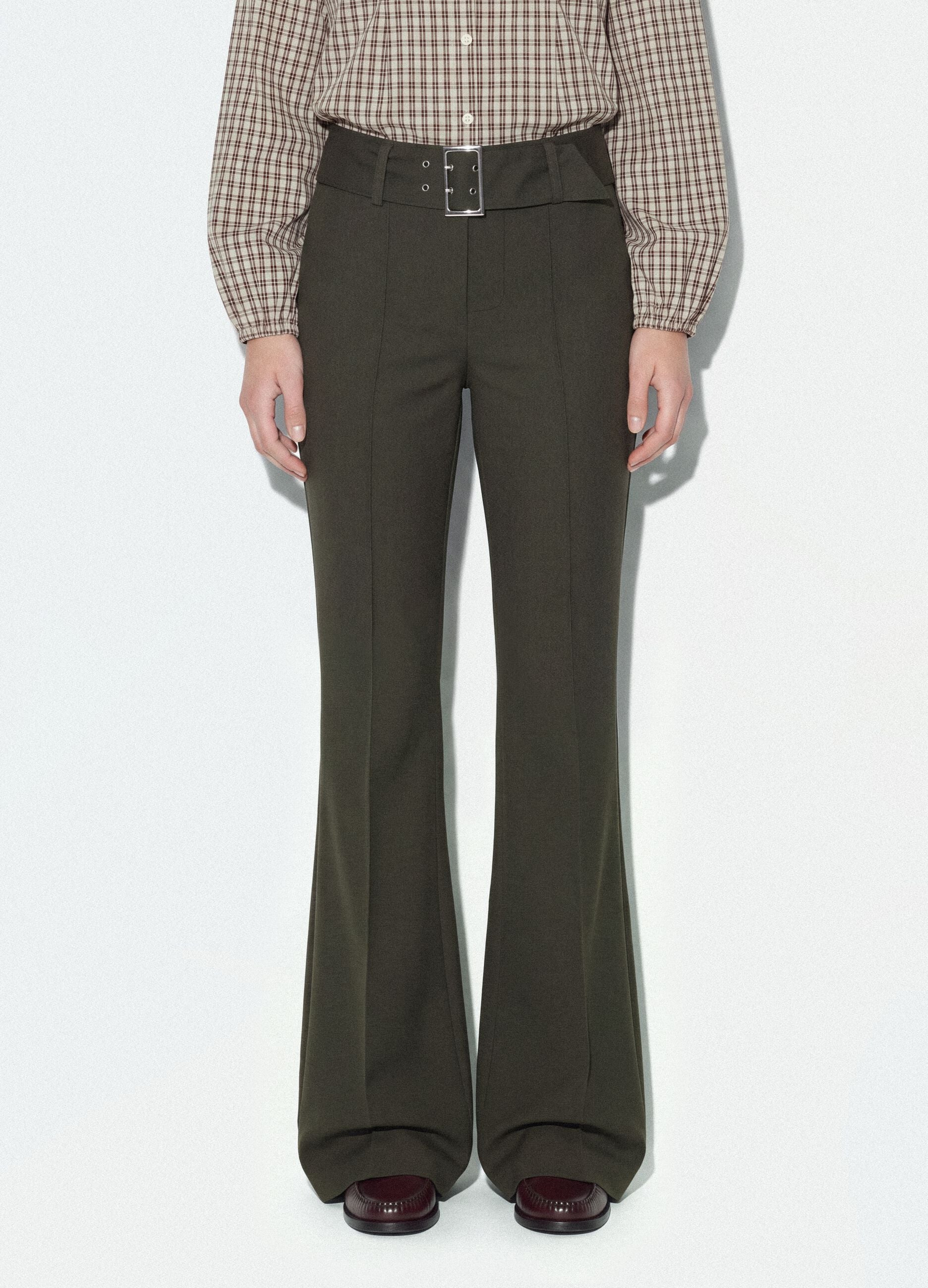 Pantaloni verdi in viscosa elasticizzata slim fit
