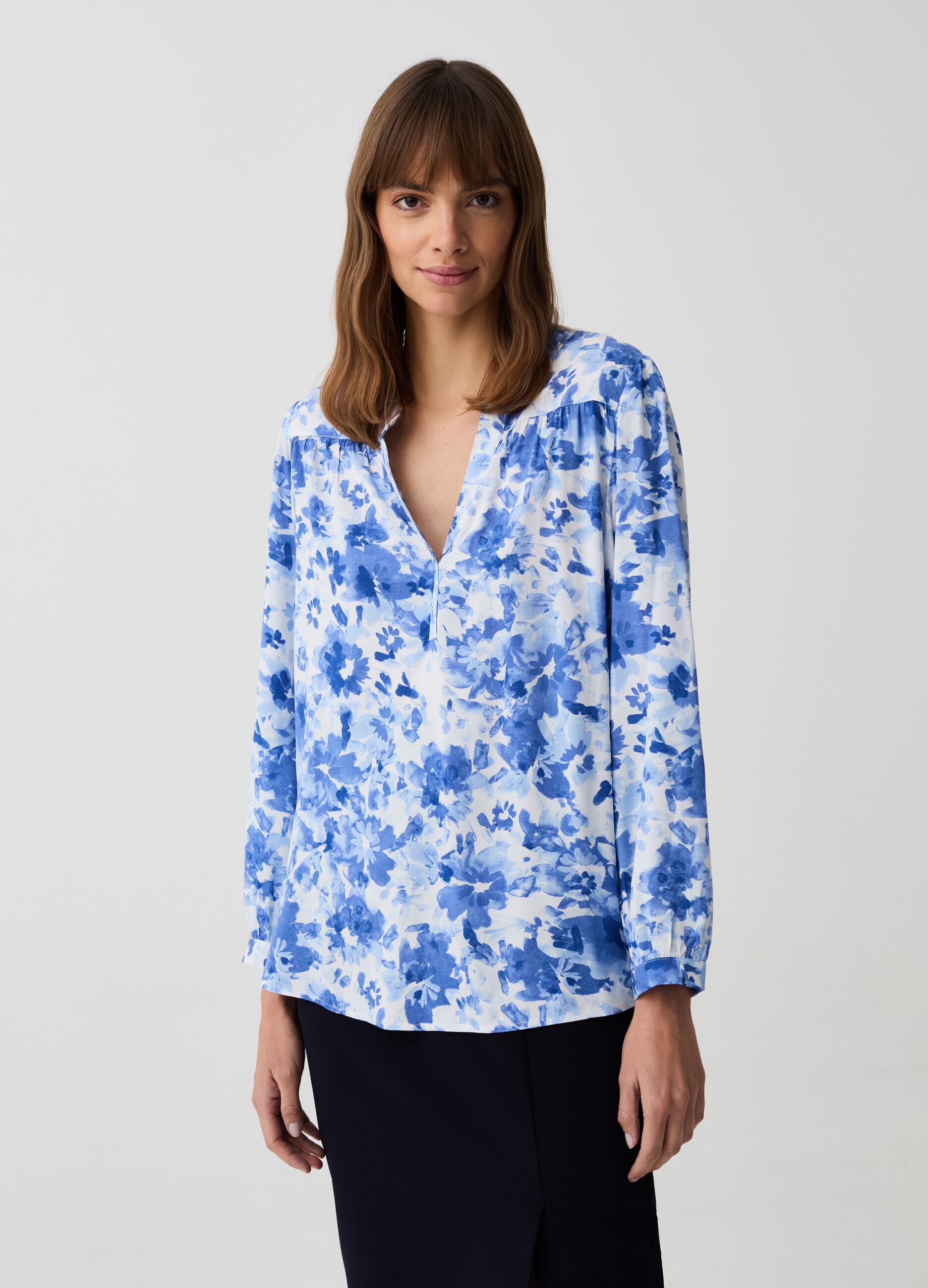 Sustainable viscose blouse with pattern