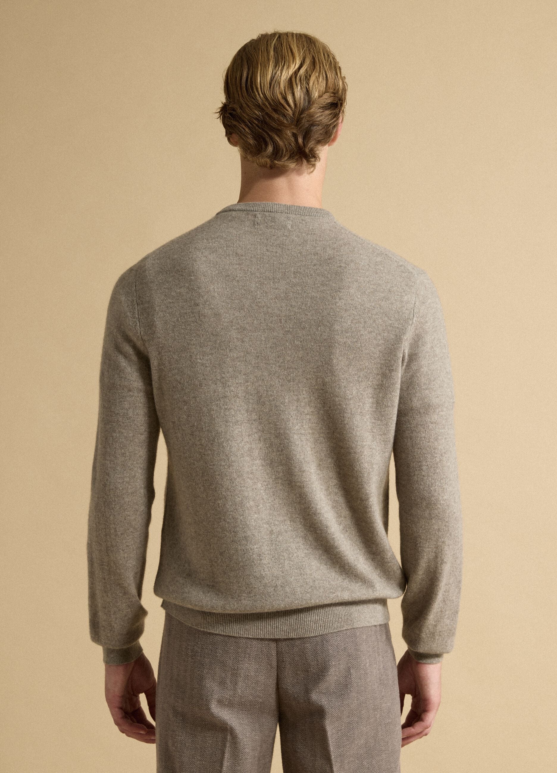 Beige pure cashmere jumper, regular fit
