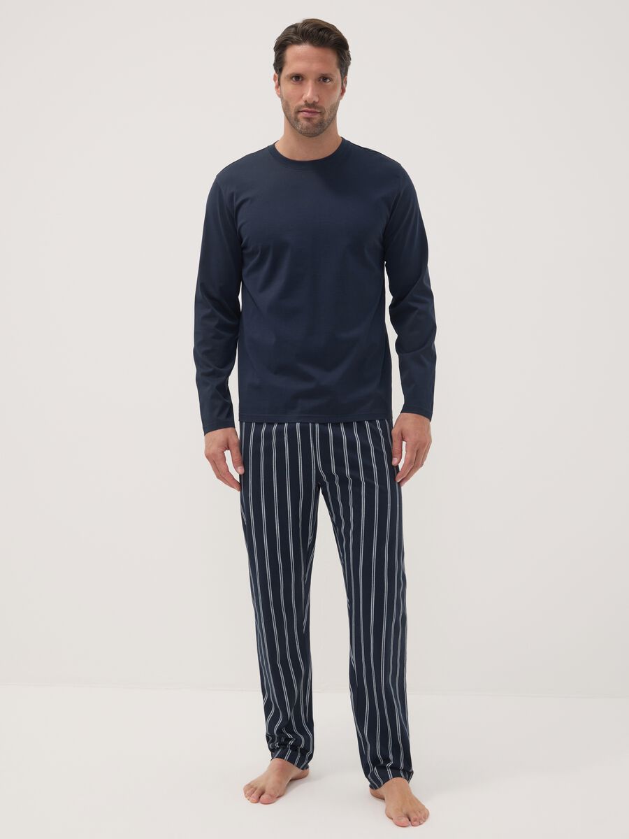 Pigiama blu navy in puro cotone organico con girocollo_0