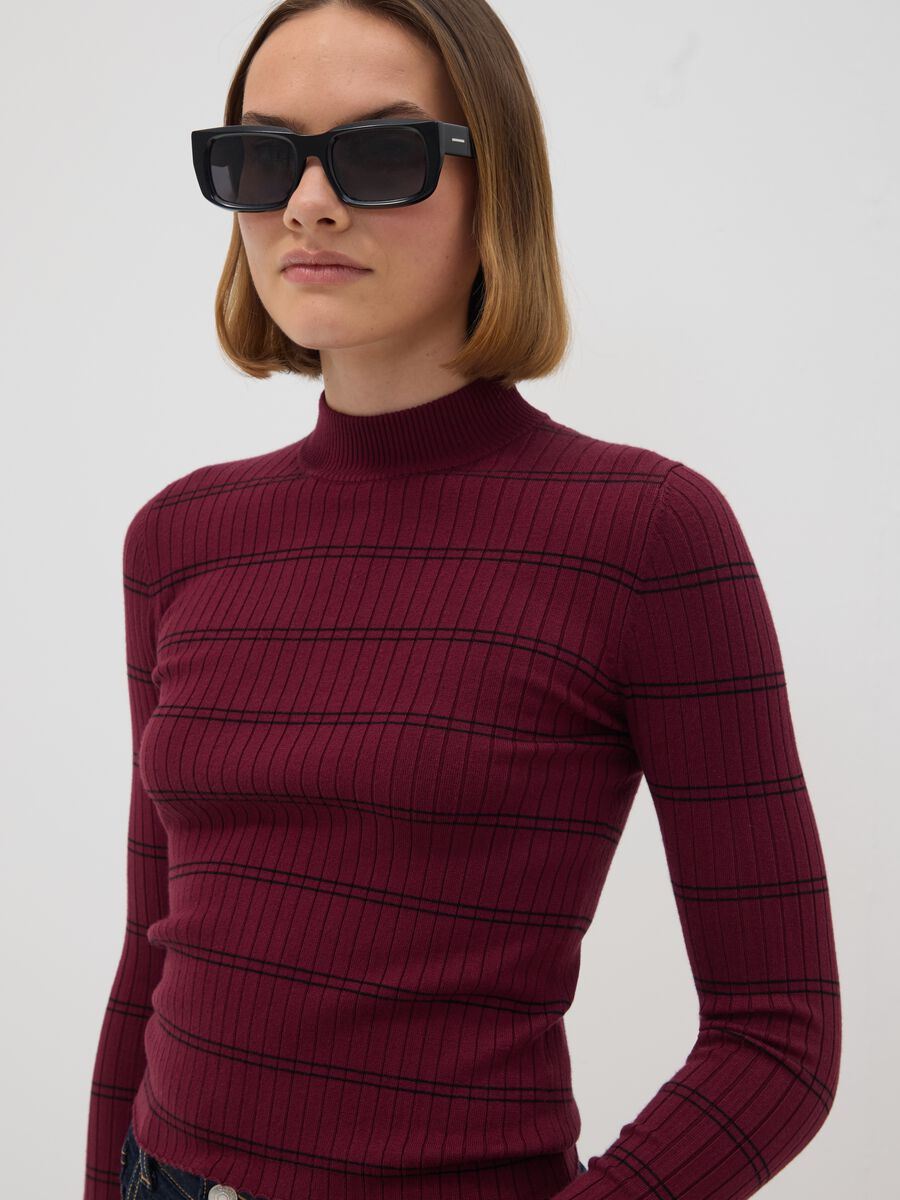 Dark red viscose-blend fitted jumper with funnel neck_0