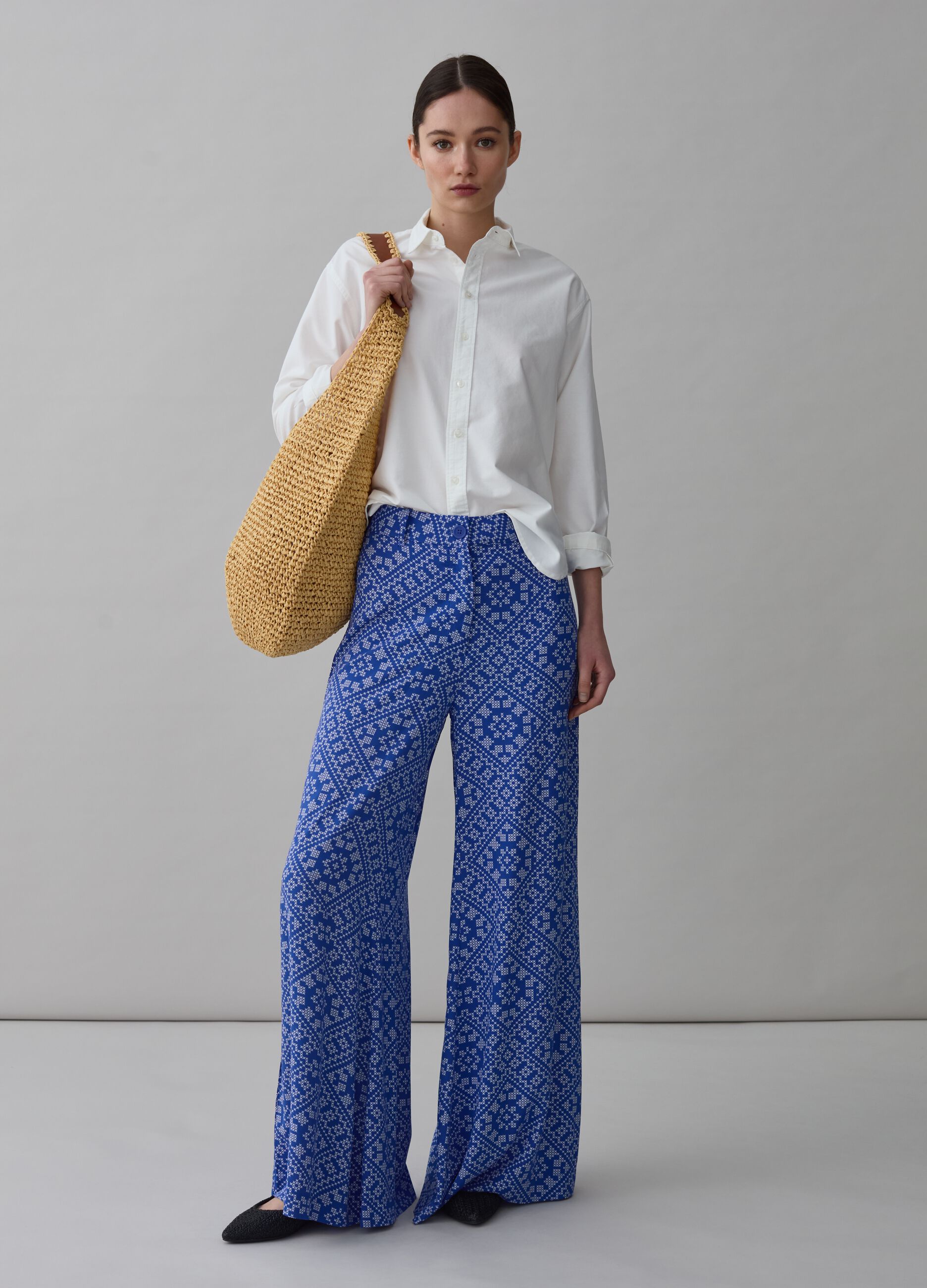 Flare-fit trousers in viscose with print
