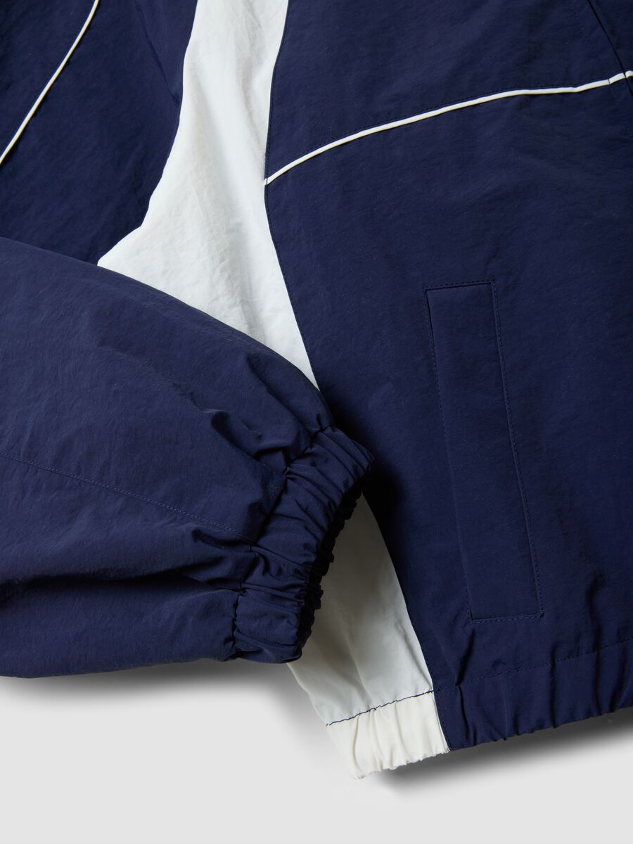 Lightweight multicolor jacket regular fit with zip and hood_6