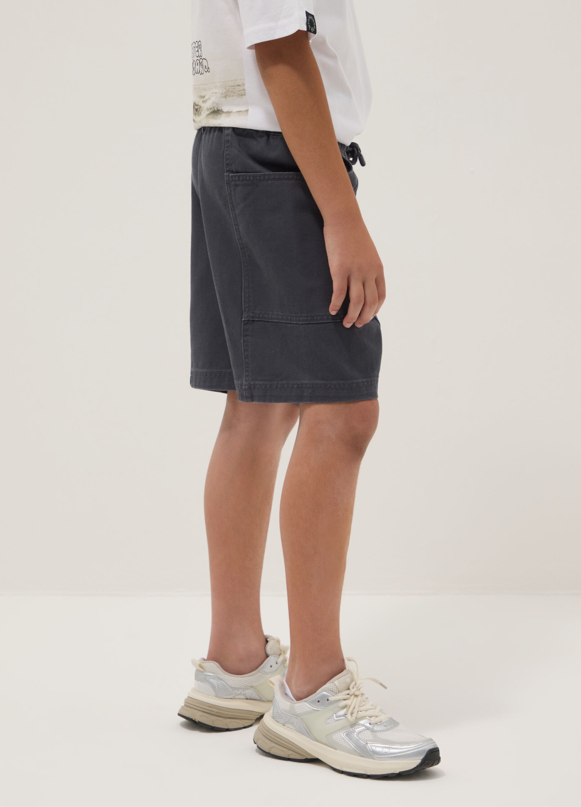 Blue pure cotton shorts with elasticated waist for boys, comfort fit