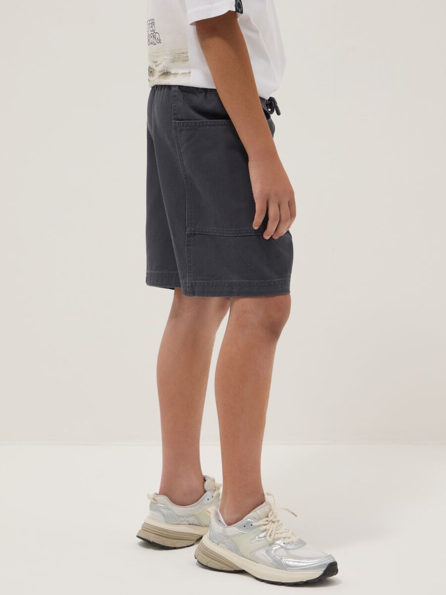 Pantal&oacute;n corto azul de algod&oacute;n puro con cintura el&aacute;stica para ni&ntilde;o, corte comfort_2