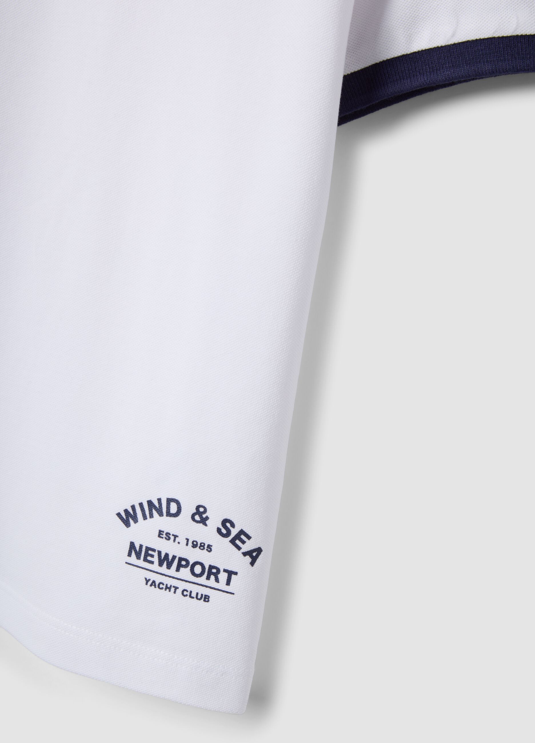 &Pi;&alpha;&iota;&delta;&iota;&kappa;ό &lambda;&epsilon;&upsilon;&kappa;ό T-shirt &alpha;&pi;ό 100% &omicron;&rho;&gamma;&alpha;&nu;&iota;&kappa;ό &beta;&alpha;&mu;&beta;ά&kappa;&iota; &mu;&epsilon; &sigma;&tau;ά&mu;&pi;&alpha;