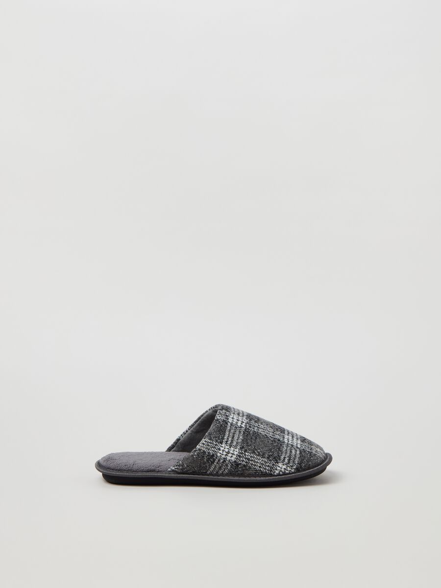 Slippers with check pattern_0