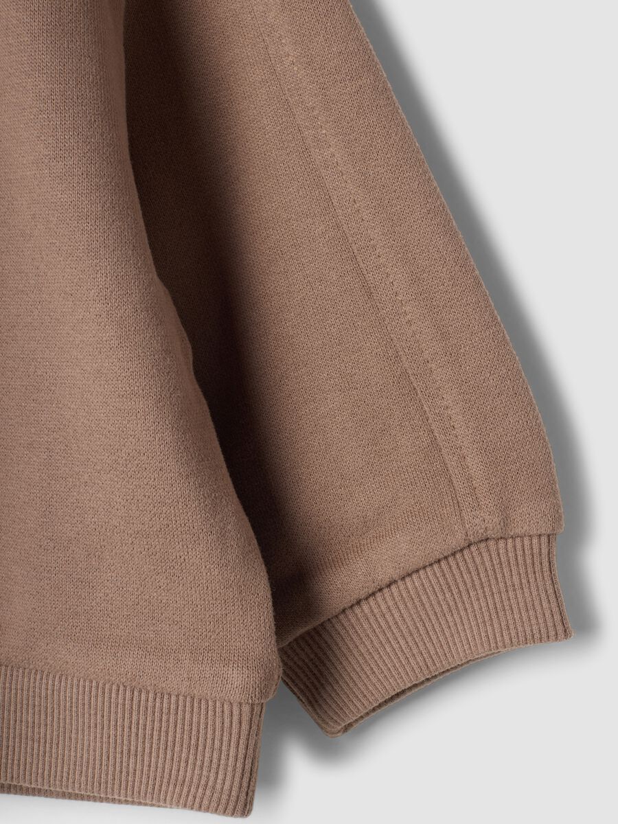 Felpa marrone girocollo in puro cotone organico_3