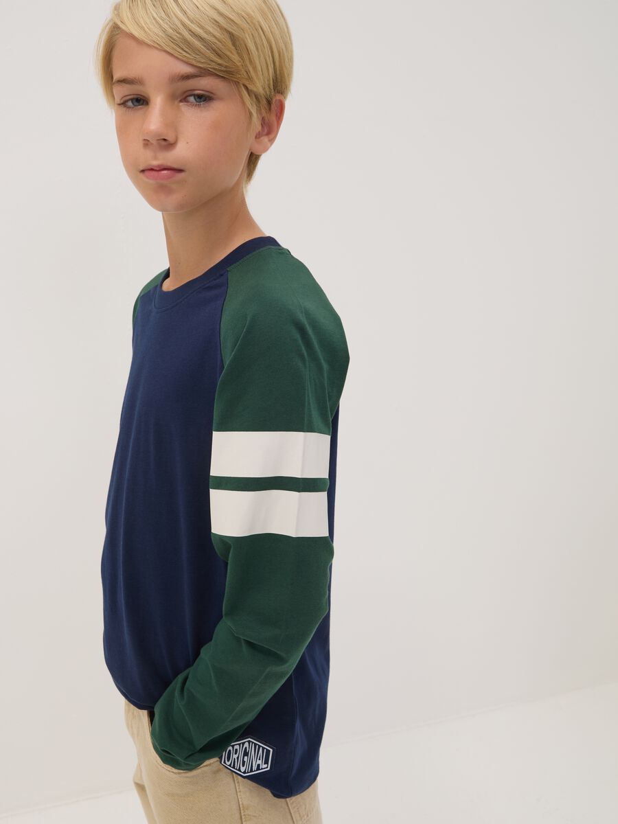 Blaues T-Shirt aus reiner Bio-Baumwolle mit Rundhalsausschnitt_1