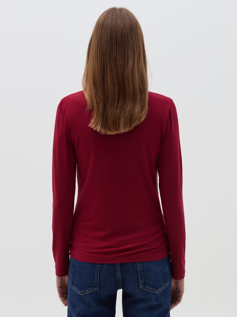 Long-sleeved T-shirt with high neck_3